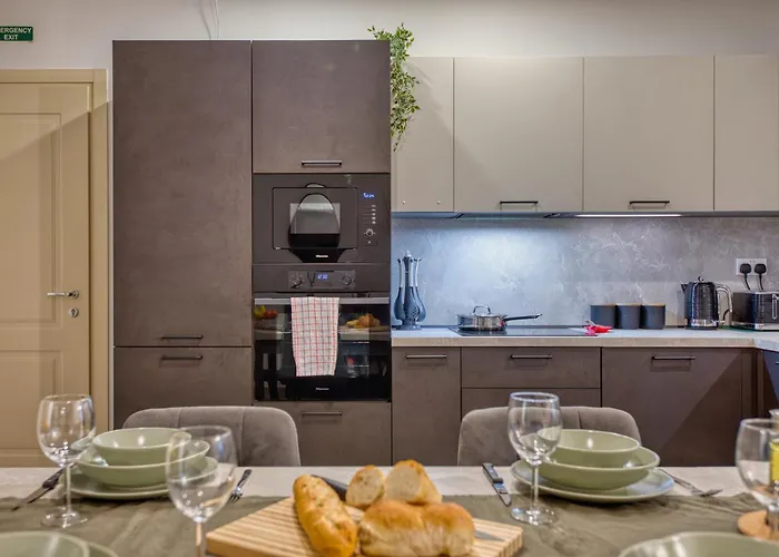 아파트 The Gate - A Fortress Of Luxury By Solea Homes *