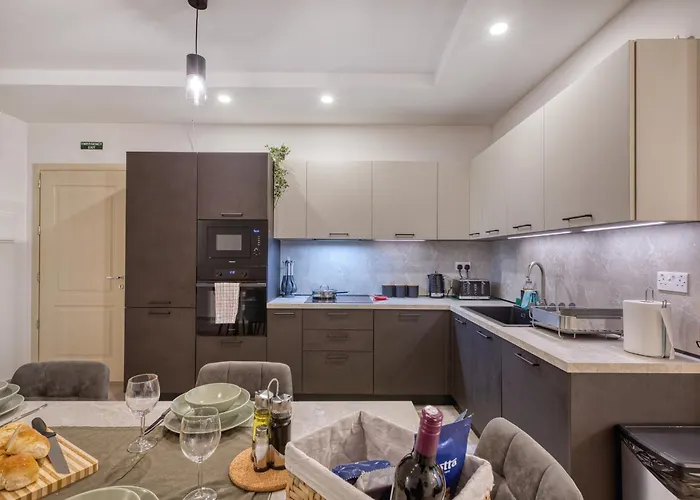 아파트 The Gate - A Fortress Of Luxury By Solea Homes *