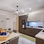 Lägenhet The Gate - A Fortress Of Luxury By Solea Homes *