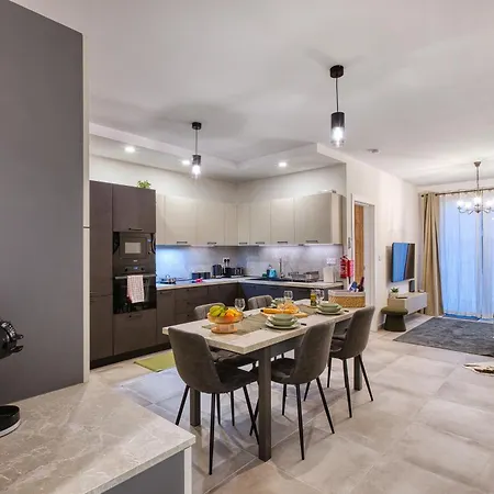 The Gate - A Fortress Of Luxury By Solea Homes Apartament *