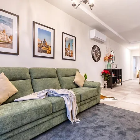 The Gate - A Fortress Of Luxury By Solea Homes Lägenhet