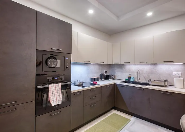 The Gate - A Fortress Of Luxury By Solea Homes Apartament *